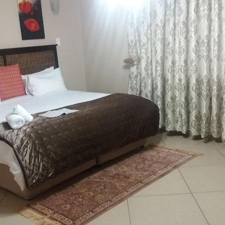 Nongoma Lodge&Inn CC Zimmer foto